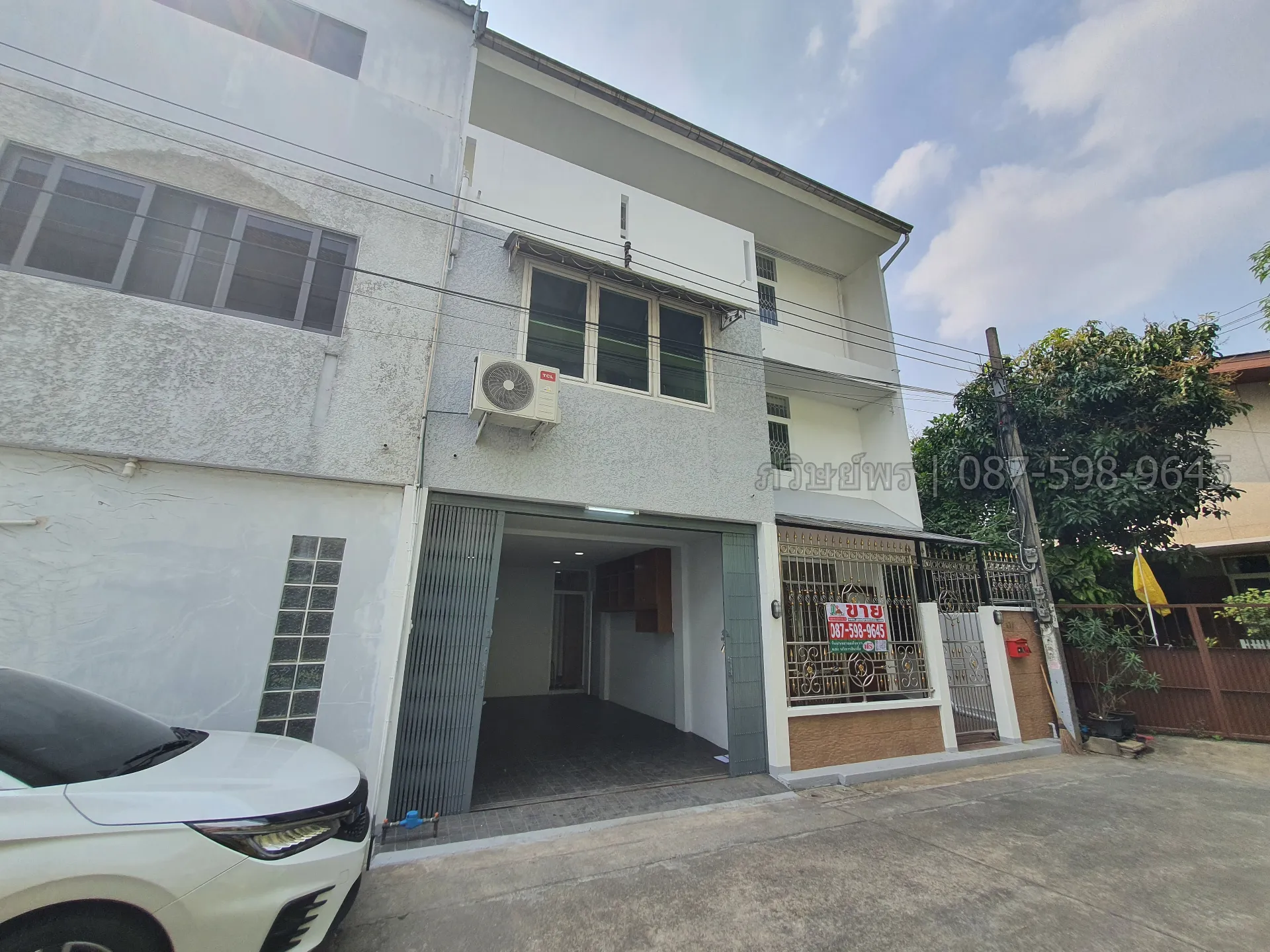 ทาวน์เฮาส์ 3 ชั้น รีโนเวทใหม่ทั้งหลัง จรัญฯ 65 อยู่สบายเหมือนบ้านเดี่ยว จอดรถได้ 2 คัน ใกล้รถไฟฟ้าสิรินธร แค่ 800 ม. ของแบบนี้…หายากจริง - รูป 4