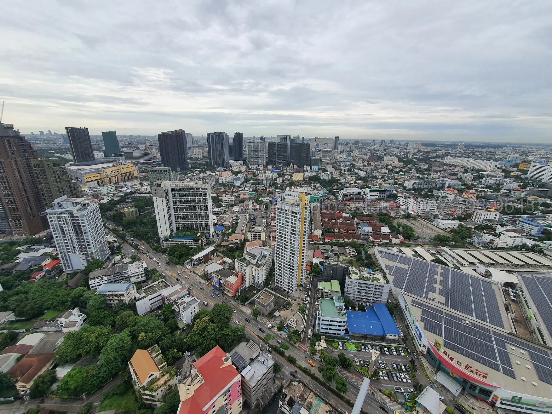 สูงที่สุดในลาดพร้าว คอนโดหรู 51.9 ตรม. ชั้น 44, วิวเหนือทุกตึก จับจองด่วน, ดิ อิสสระ ลาดพร้าว, เดินเพียง 400 เมตร. ถึง MRT ลาดพร้าว โอกาสลงทุนแห่งปี, ลงทุนวันนี้ เพื่อมูลค่าพรุ่งนี้! Rare Unit ทำเลทอง ราคาต่ำกว่าตลาด พร้อมผลตอบแทนสูง - รูป 4