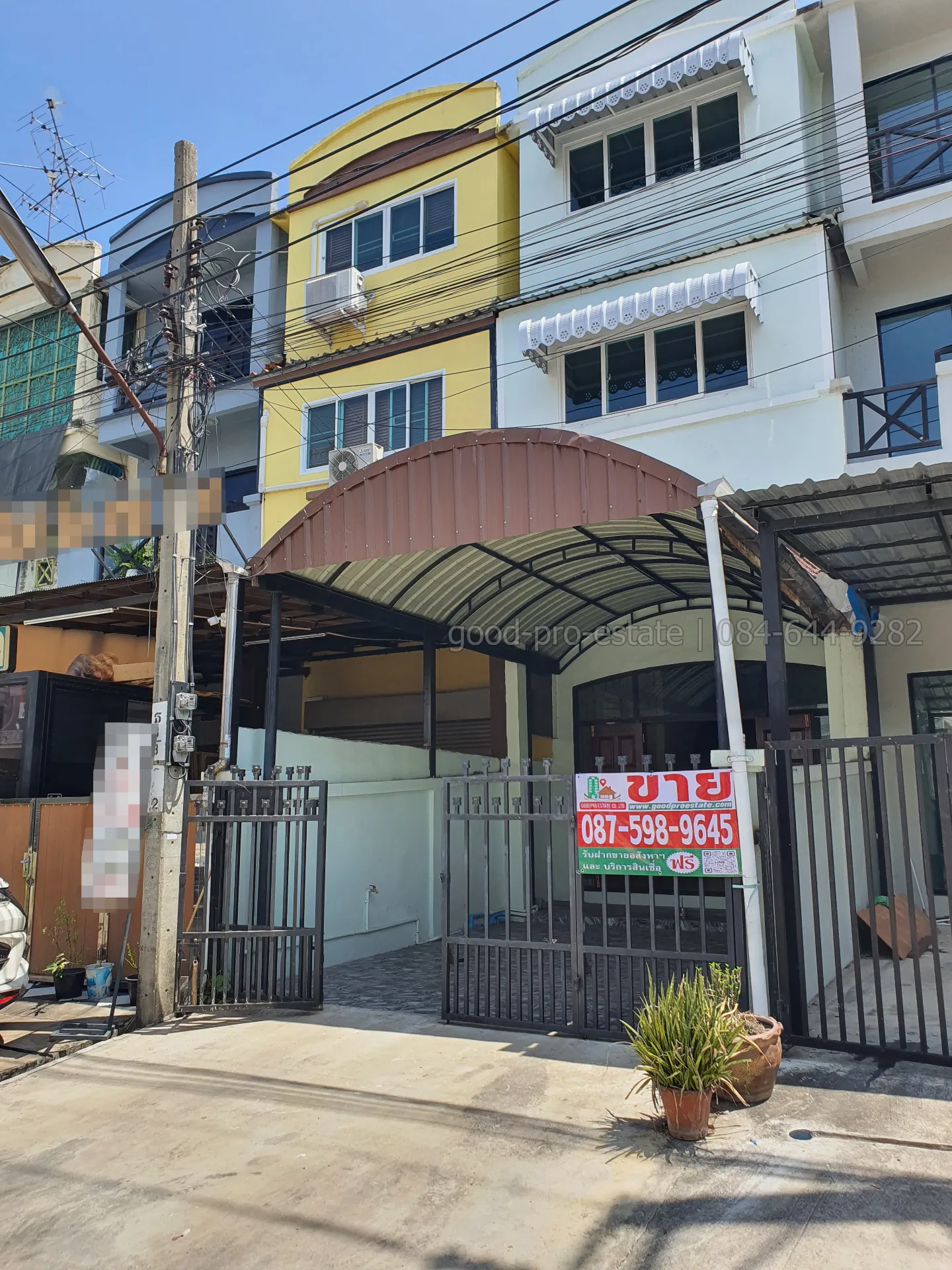 ทาวน์โฮม 3 ชั้น รีโนเวทใหม่ทั้งหลัง บรมราชชนนี 119 | 4 ห้องนอน 3 ห้องน้ำ เพดานสูง บ้านไม่ร้อน โครงสร้างแข็งแรง พร้อมอยู่ ใกล้มหิดล ทำเลดีน่าอยู่! - รูป 4