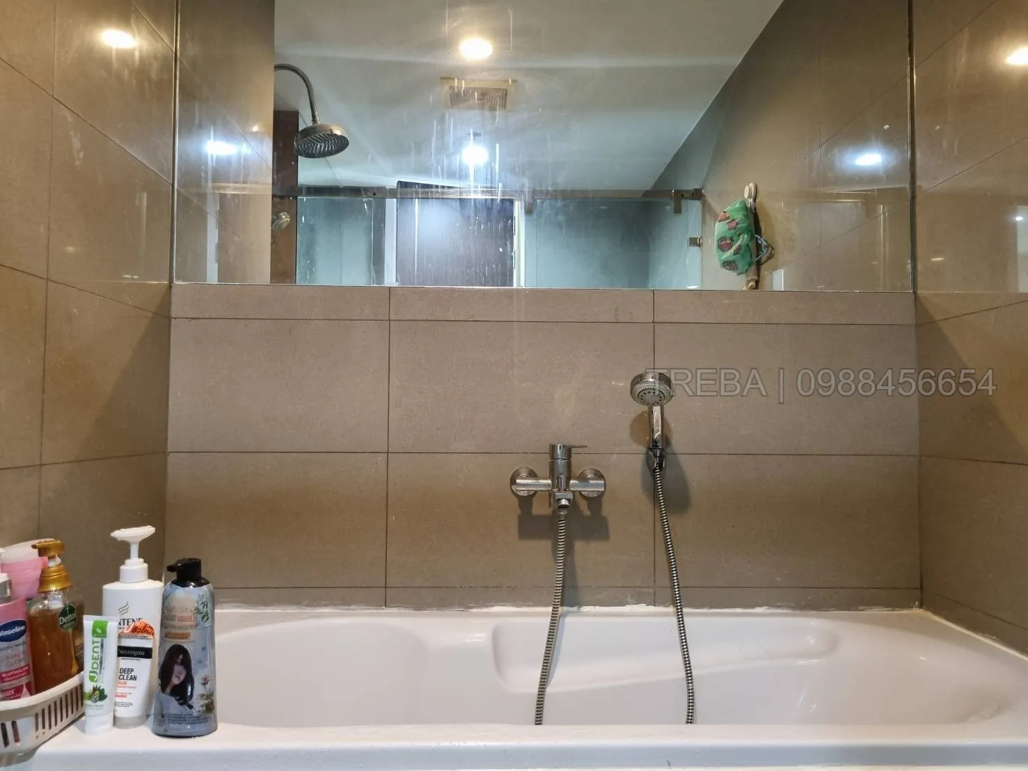 ขายคอนโดใจกลางอโศก-นานา 15 Sukhumvit Residences  ใกล้ BTS นานา / MRT สุขุมวิท เพียงไม่กี่ก้าว!